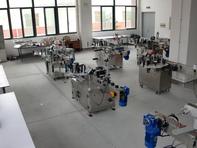 హై స్పీడ్ డబుల్ సైడ్ స్టిక్కర్ లేబులింగ్ మెషిన్ హైడ్రాలిక్ ఆయిల్