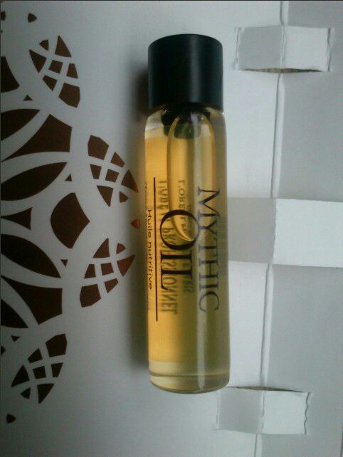 రెడ్ వైన్ / కాస్మటిక్స్ వైయల్ లేబులింగ్ మెషిన్ 60 - 500 పిసిలు / మిన్ సెల్ఫ్ అంటుకునే