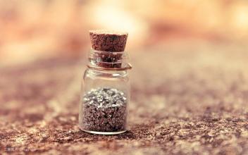 హై స్పీడ్ SUS304 ఎకానమీ స్టిక్కర్ అంటుకునే కోసం ఆటోమేటిక్ జాడి మరియు సీసాలు వైయల్ లేబులింగ్ యంత్రం