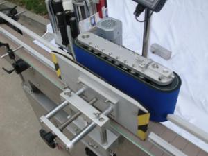 పొడి కాని జిగురు కోసం ఆటోమేటిక్ రౌండ్ బాటిల్ లేబులింగ్ యంత్రం, CE కోసం చెక్క కేసు / ఎగుమతి ప్యాకింగ్ లేబులింగ్ యంత్రం