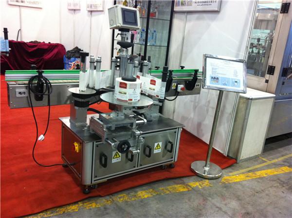 హమీ పుచ్చకాయ / డ్రాగన్ ఫ్రూట్ జ్యూస్ రౌండ్ బాటిల్ స్టిక్కర్ లేబులింగ్ మెషిన్ పానీయం ఫీల్డ్