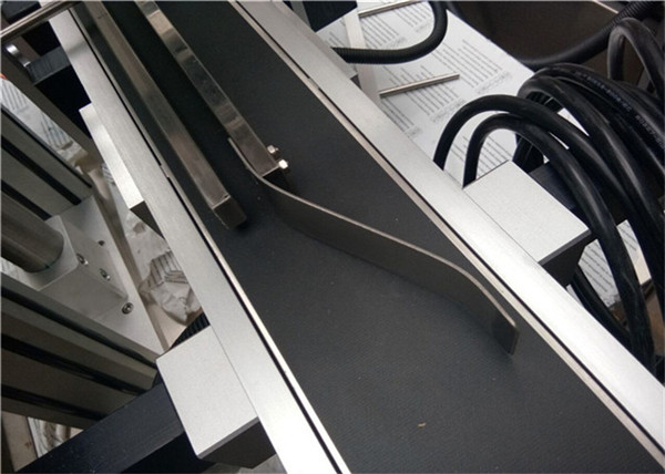 పానీయం / పానీయాలు / డైలీ కెమికల్ / మెడిసిన్ కోసం CE టాప్ లేబులింగ్ మెషిన్