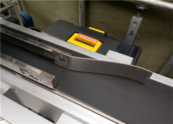 పానీయం / పానీయాలు / డైలీ కెమికల్ / మెడిసిన్ కోసం CE టాప్ లేబులింగ్ మెషిన్