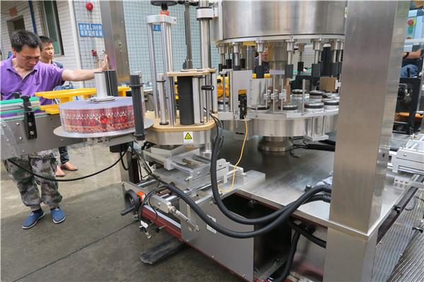 CE రోటరీ స్టిక్కర్ లేబులింగ్ మెషిన్ సింగిల్ ఫుల్ ఆటోమేటిక్ బాటిల్ వింగ్డ్