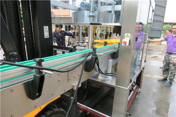 సమర్థవంతమైన బాటిల్ రోటరీ స్టిక్కర్ లేబులింగ్ మెషిన్ ఎక్విప్మెంట్ PLC టచ్ స్క్రీన్