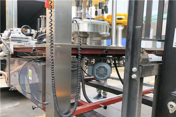 రౌండ్ బాటిల్ రోటరీ స్టిక్కర్ లేబులింగ్ మెషిన్ ఎక్విప్మెంట్ మందం ≥ 30 మిమీ