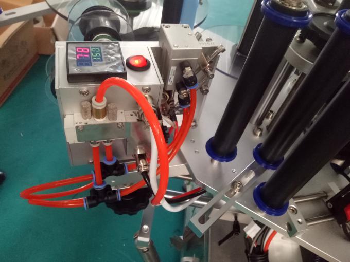 కోడింగ్ మెషీన్‌తో అనుకూలీకరించిన మూడు లేదా డబుల్ సైడ్ స్టిక్కర్ లేబులింగ్ మెషిన్