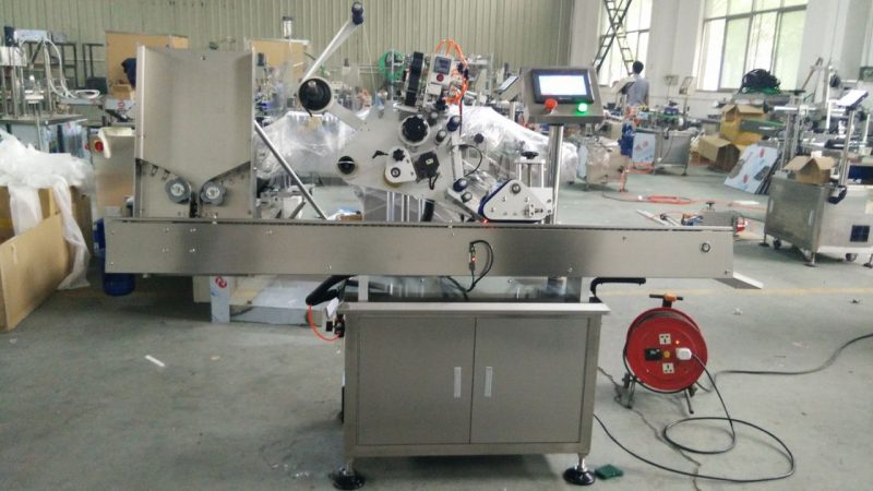 చైనా హై స్పీడ్ స్మాల్ రౌండ్ డబ్బాలు లేబుల్ అంటుకునే యంత్రం, సౌందర్య సరఫరాదారు కోసం కంటి బ్లాక్ బాటిల్ లేబుల్ స్టిక్కర్ మెషిన్